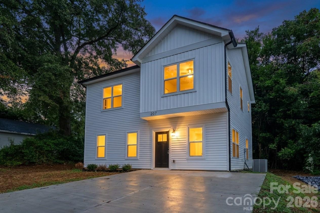 207 E Elm Street — Shelby