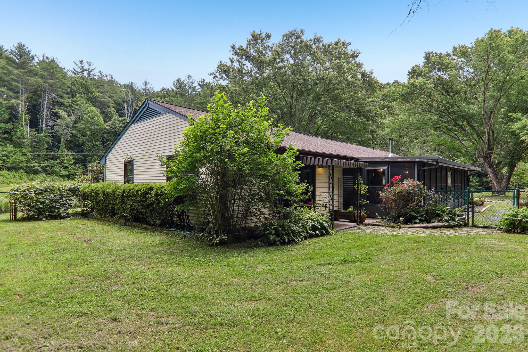 164 Pegg Road — Marshall