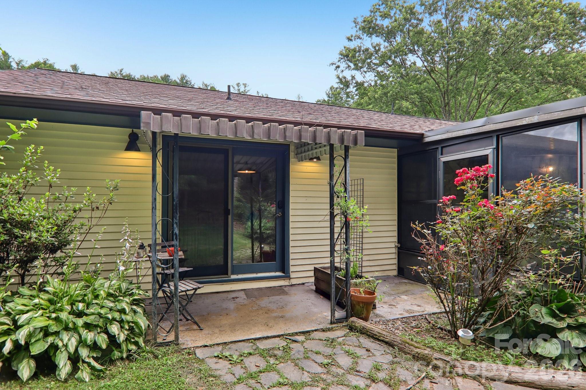 164 Pegg Road — Marshall