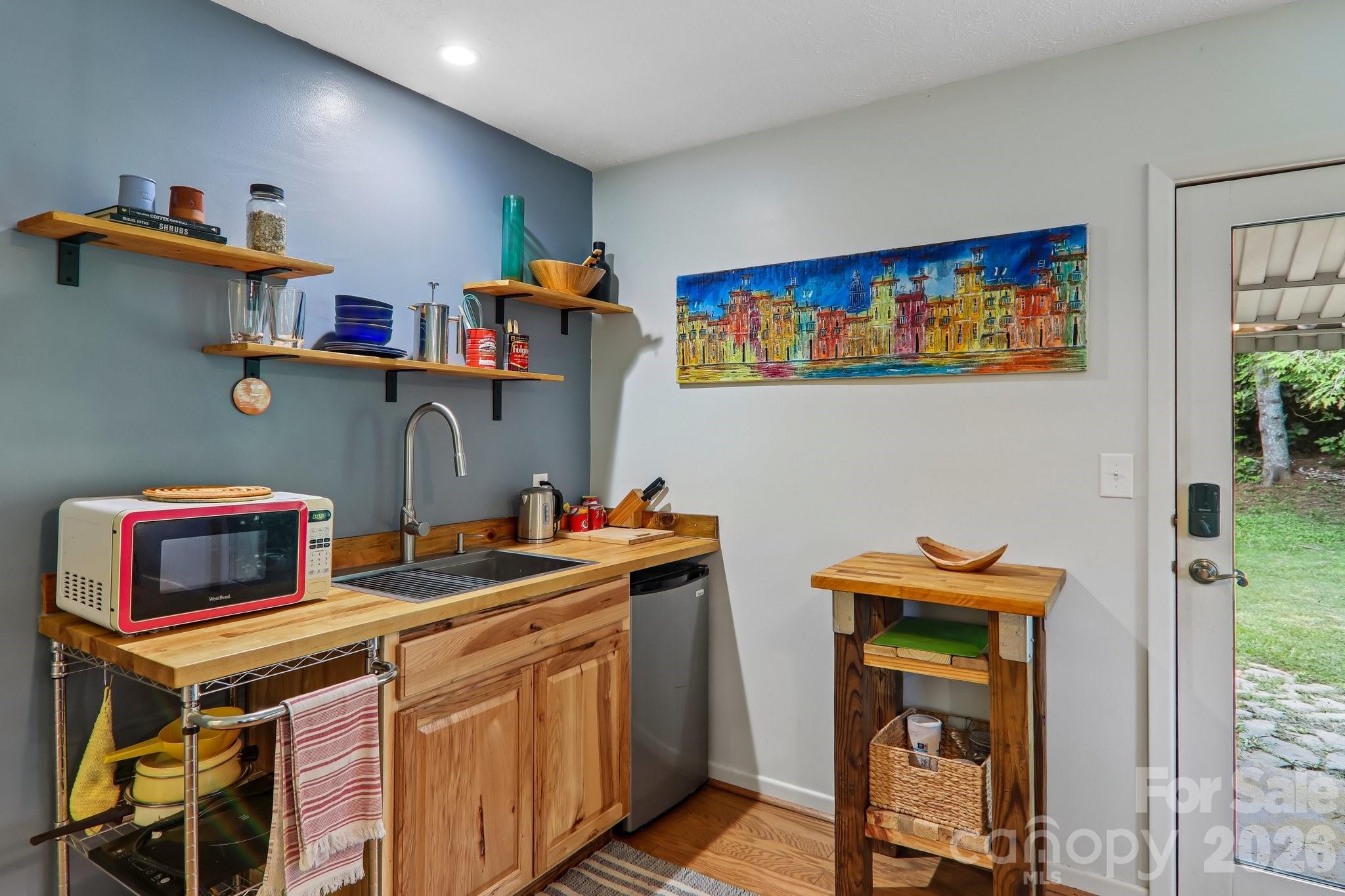 164 Pegg Road — Marshall