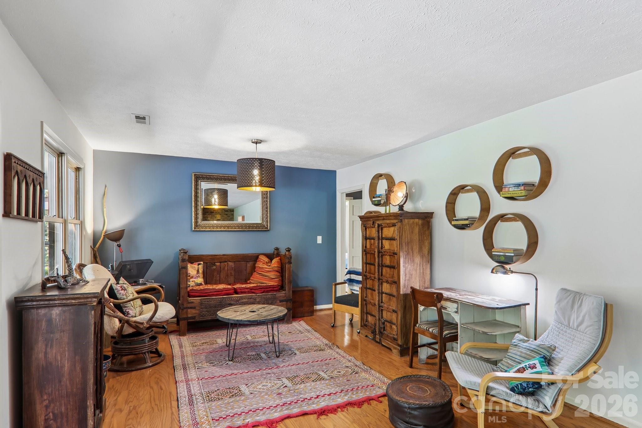164 Pegg Road — Marshall