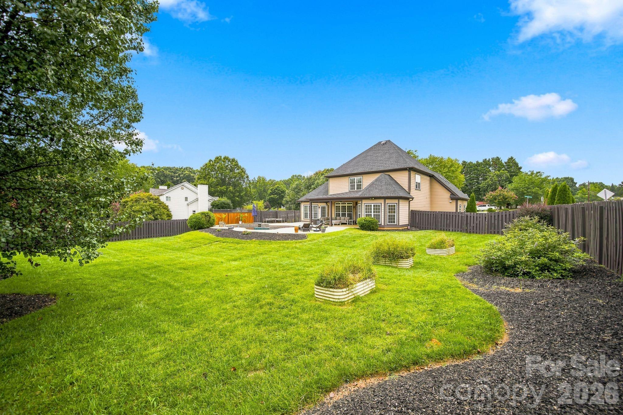 103 Webbed Foot Road — Mooresville