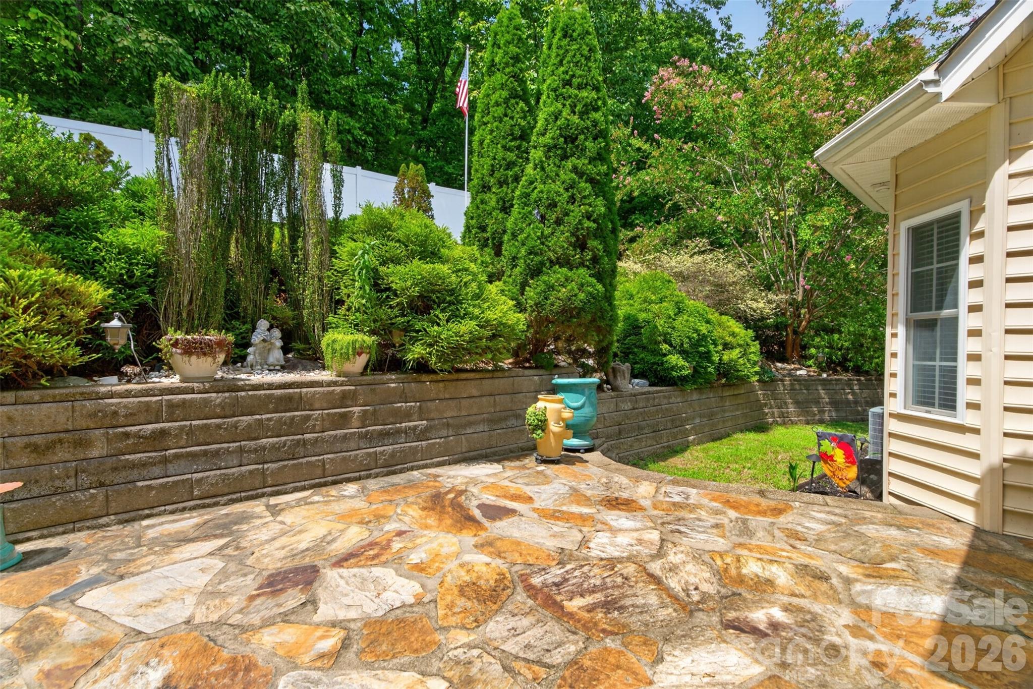 7940 Oakmont Court — Hickory