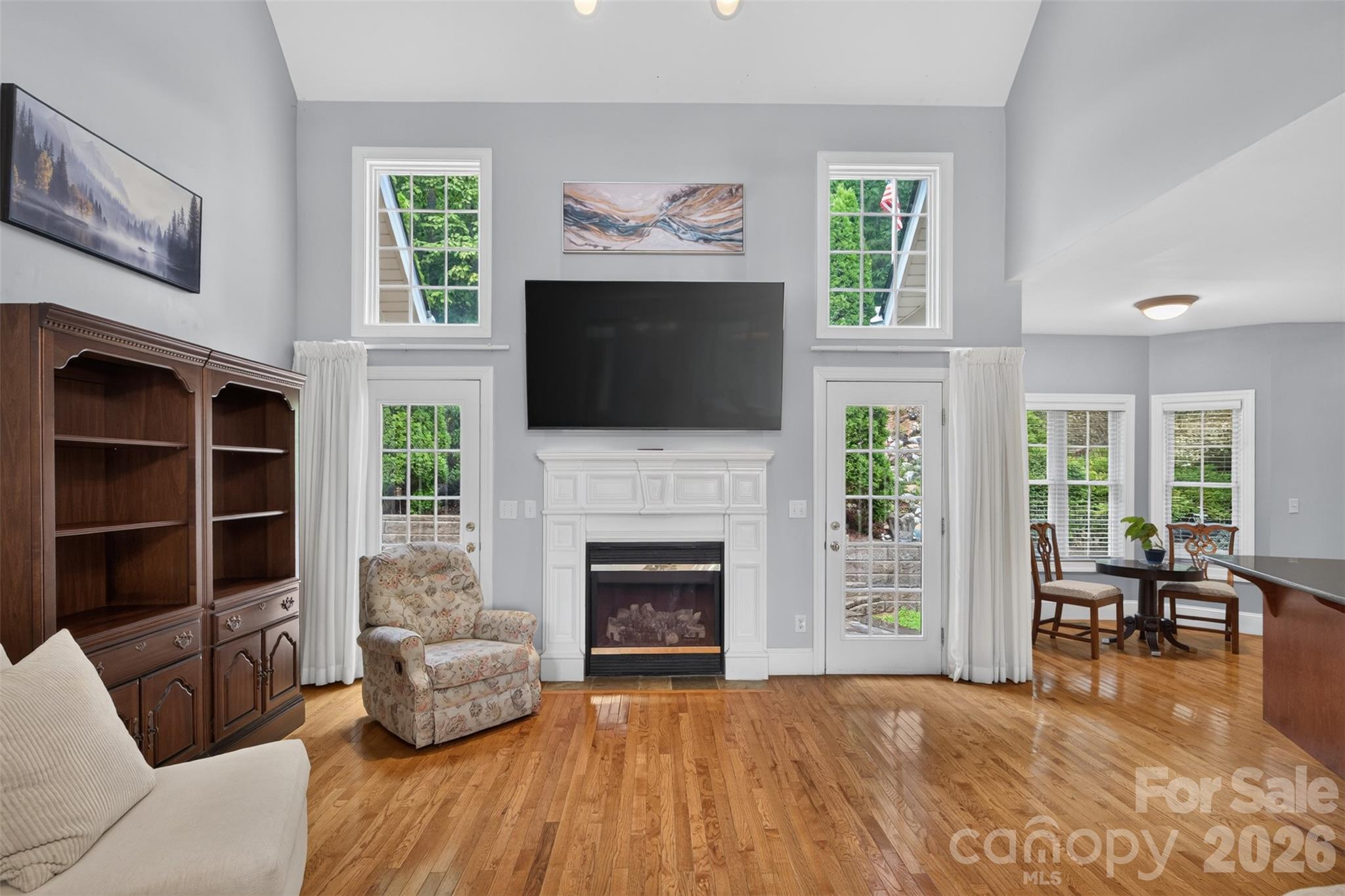 7940 Oakmont Court — Hickory