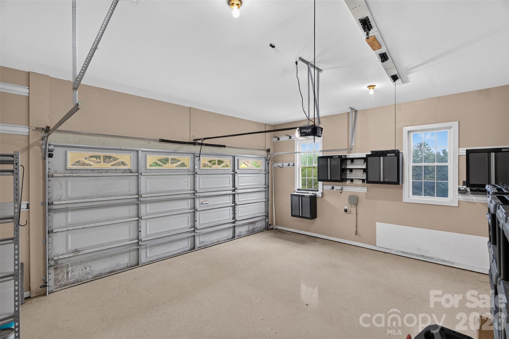 7940 Oakmont Court — Hickory