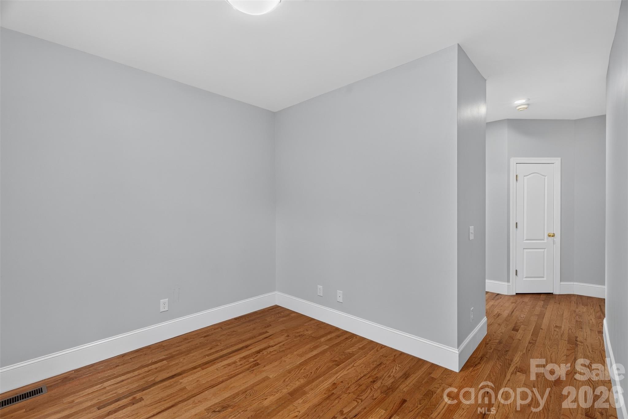 7940 Oakmont Court — Hickory