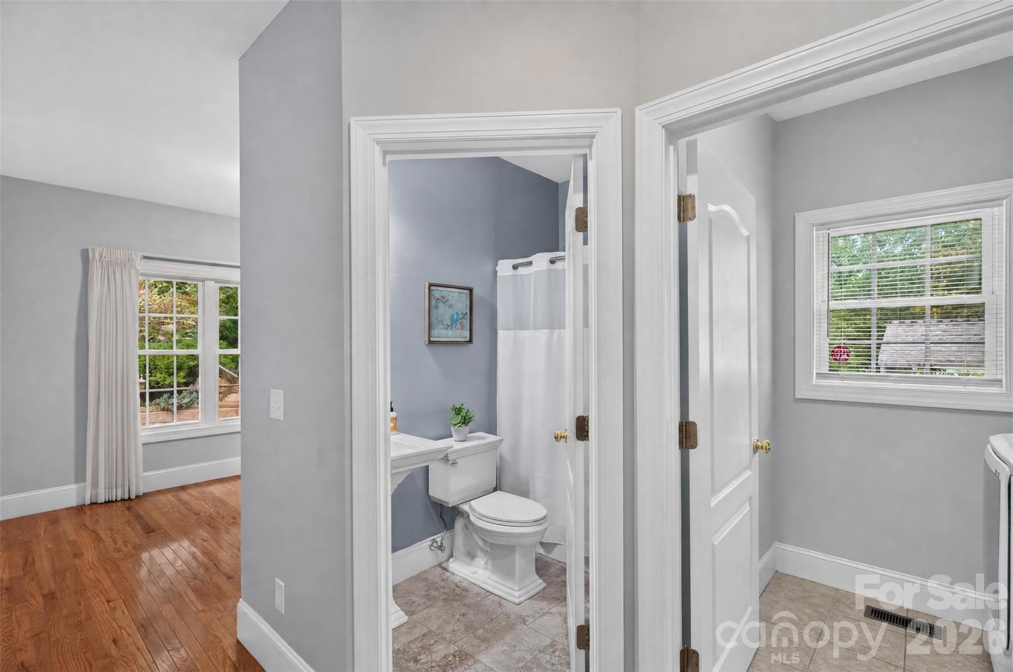 7940 Oakmont Court — Hickory