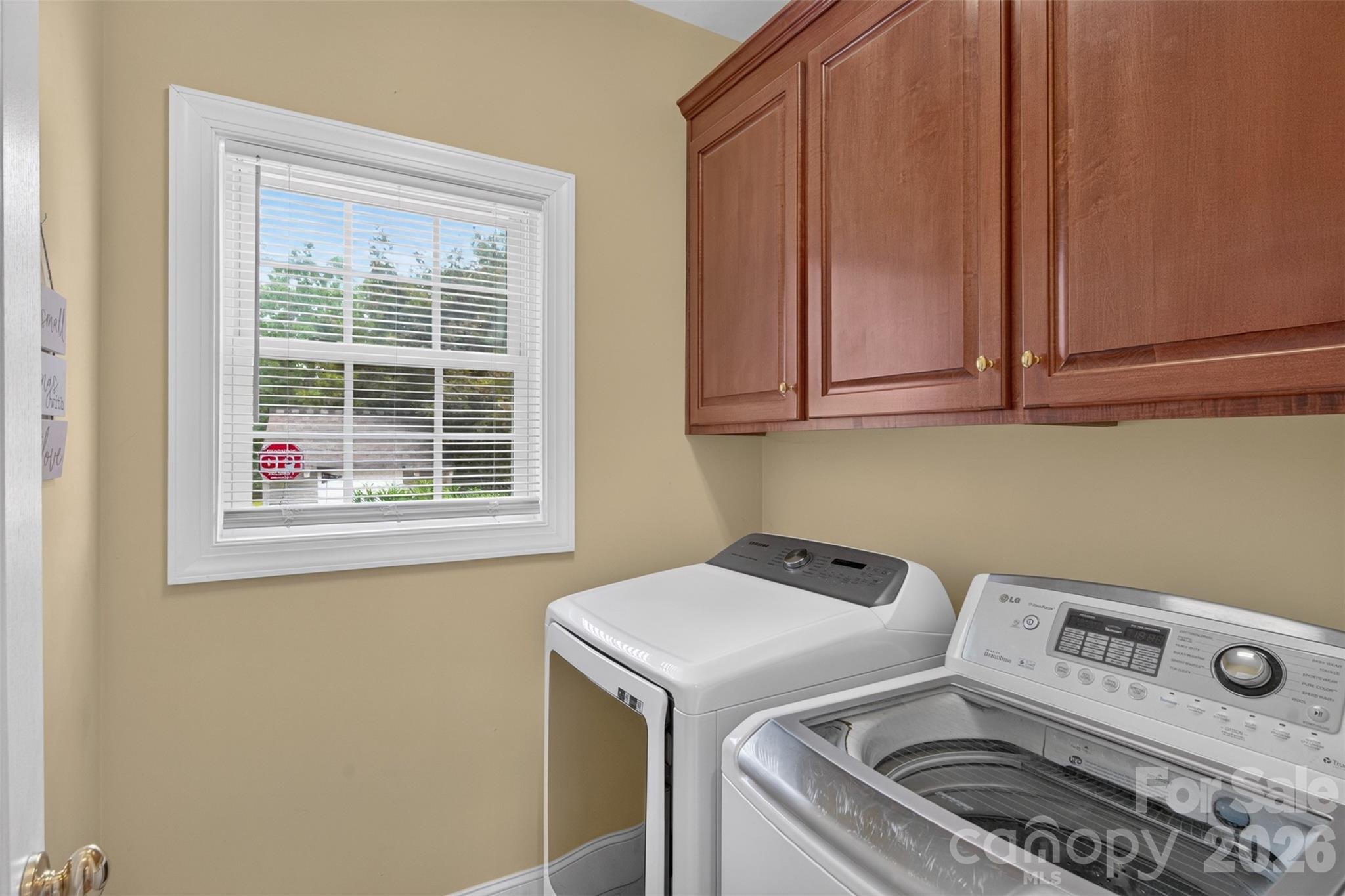 7940 Oakmont Court — Hickory