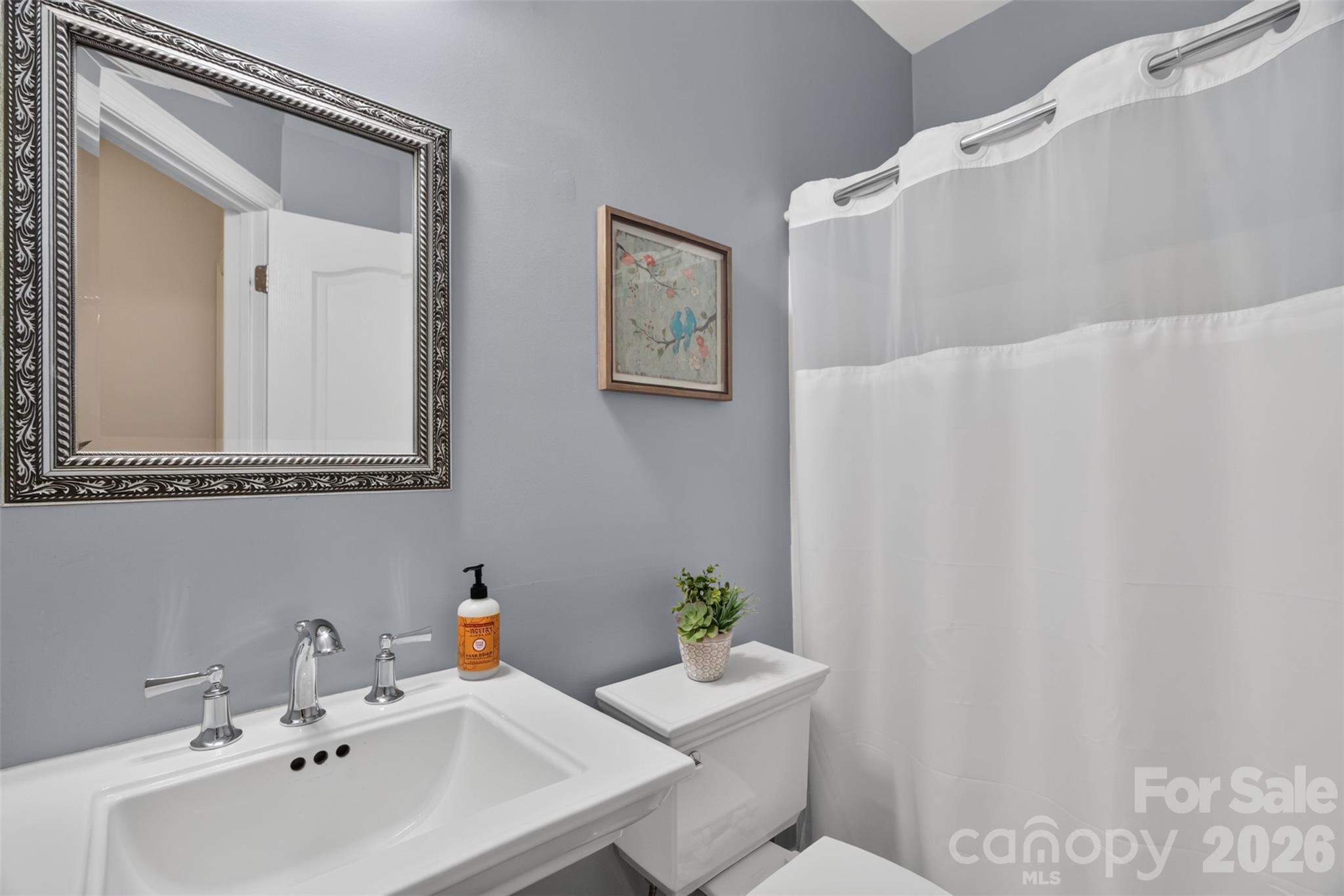 7940 Oakmont Court — Hickory