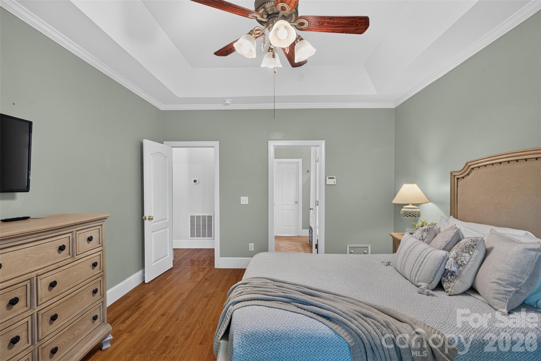 7940 Oakmont Court — Hickory