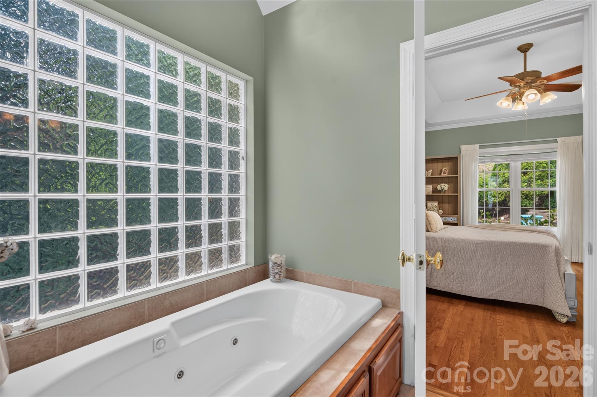 7940 Oakmont Court — Hickory