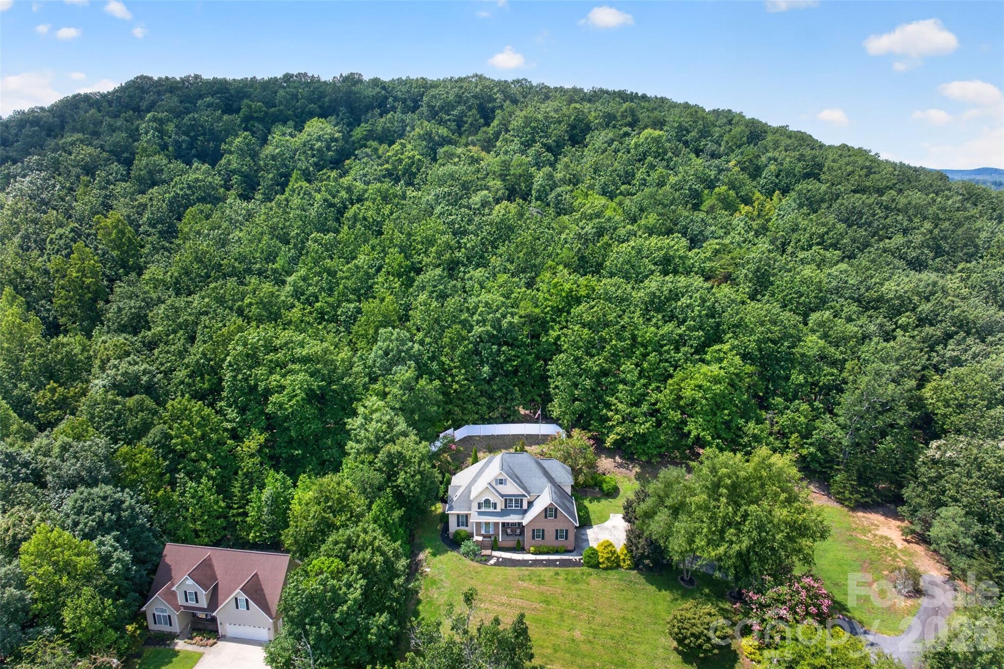 7940 Oakmont Court — Hickory