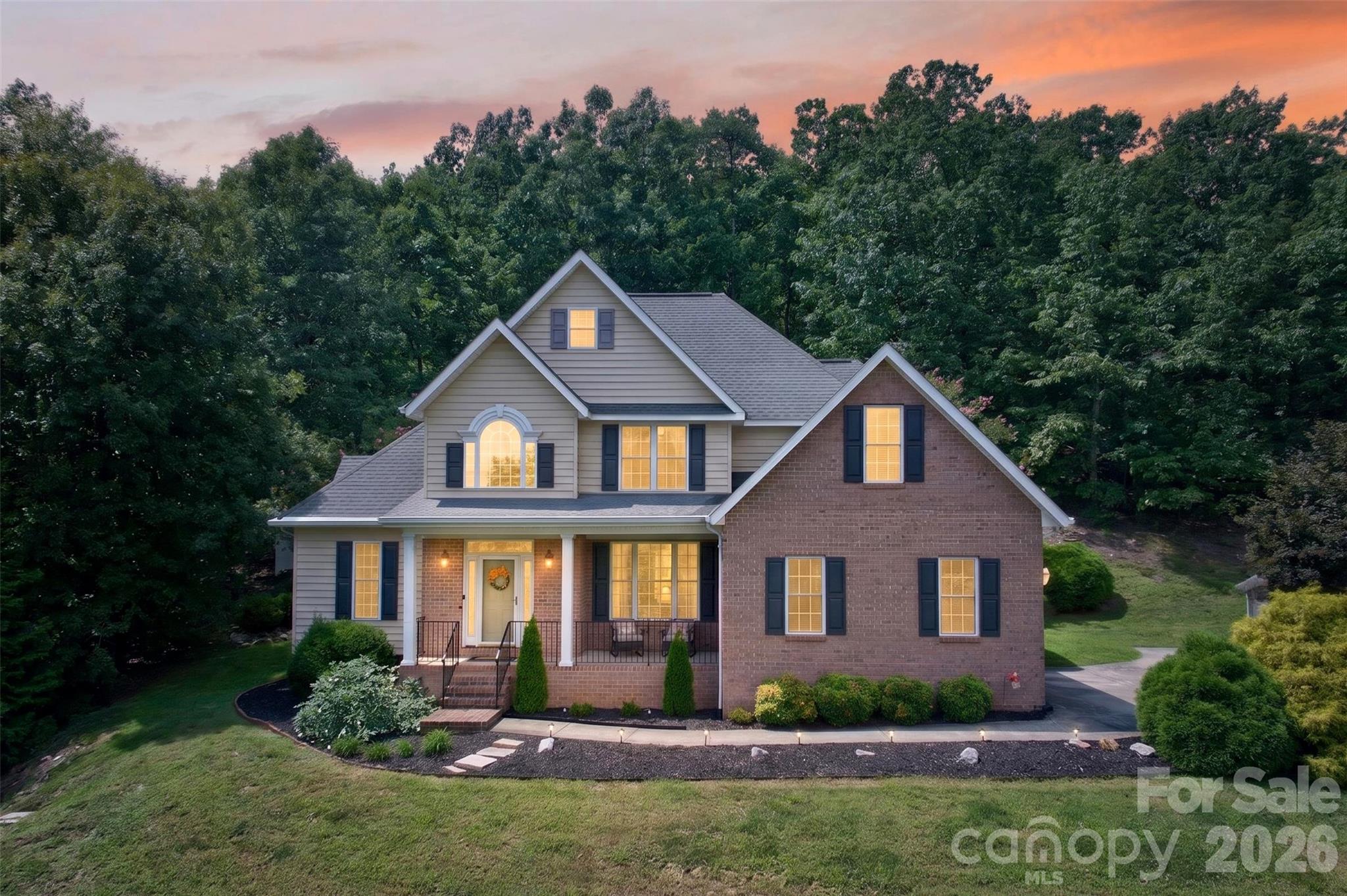 7940 Oakmont Court — Hickory