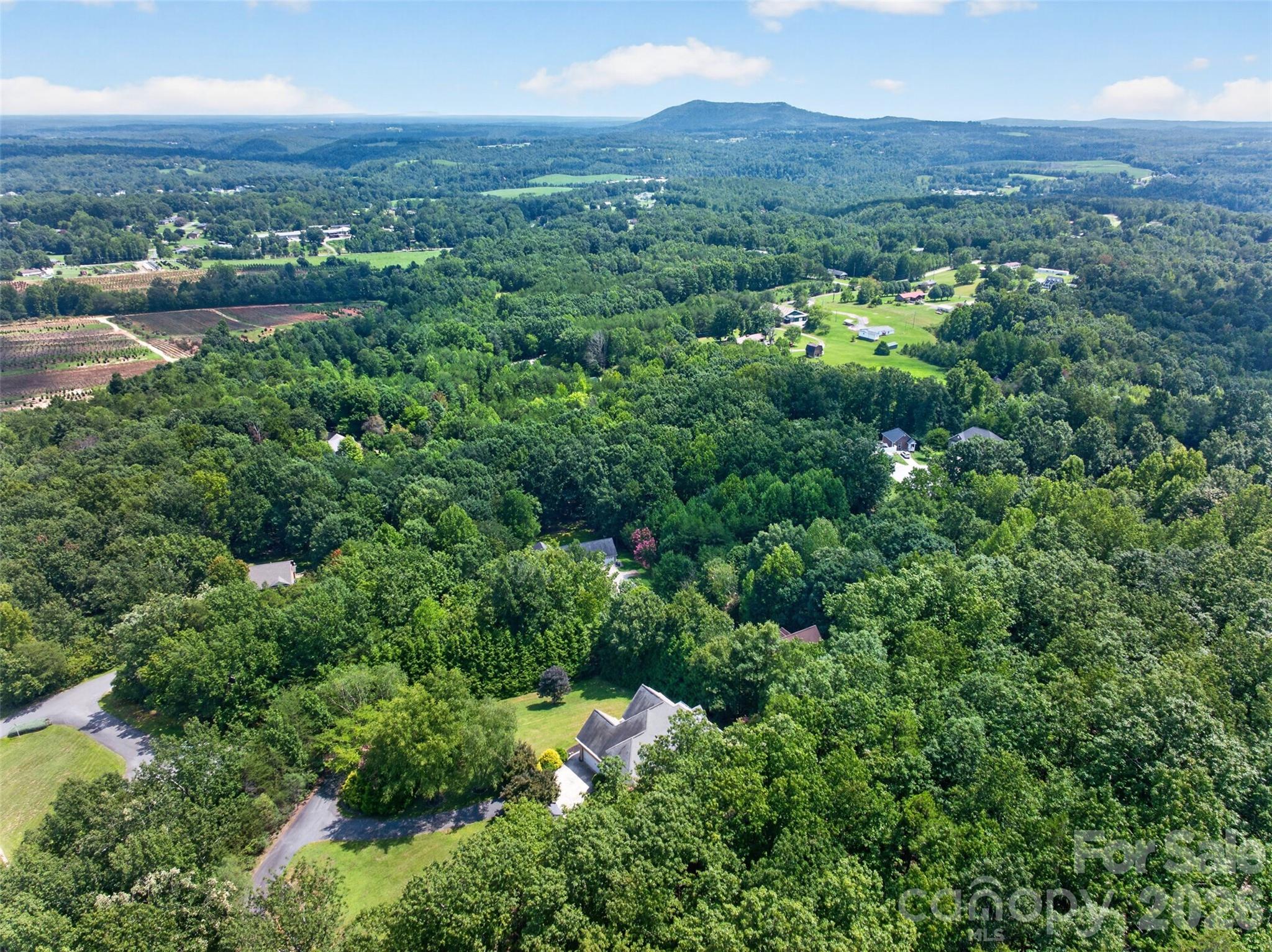 7940 Oakmont Court — Hickory