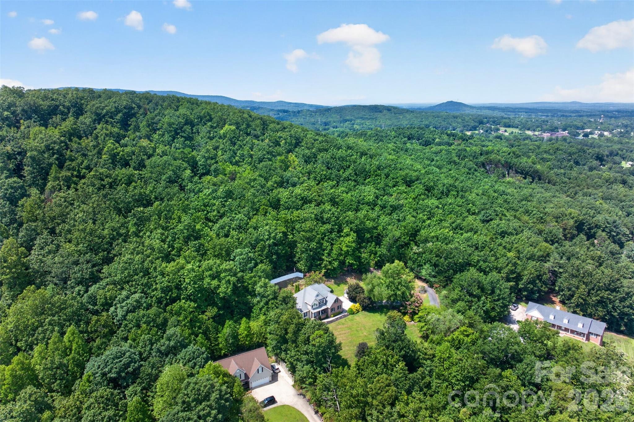 7940 Oakmont Court — Hickory