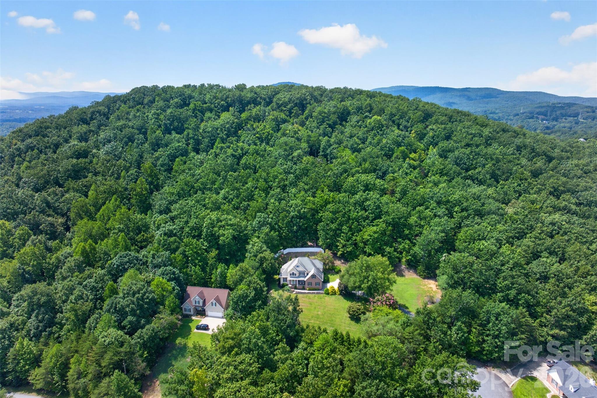 7940 Oakmont Court — Hickory