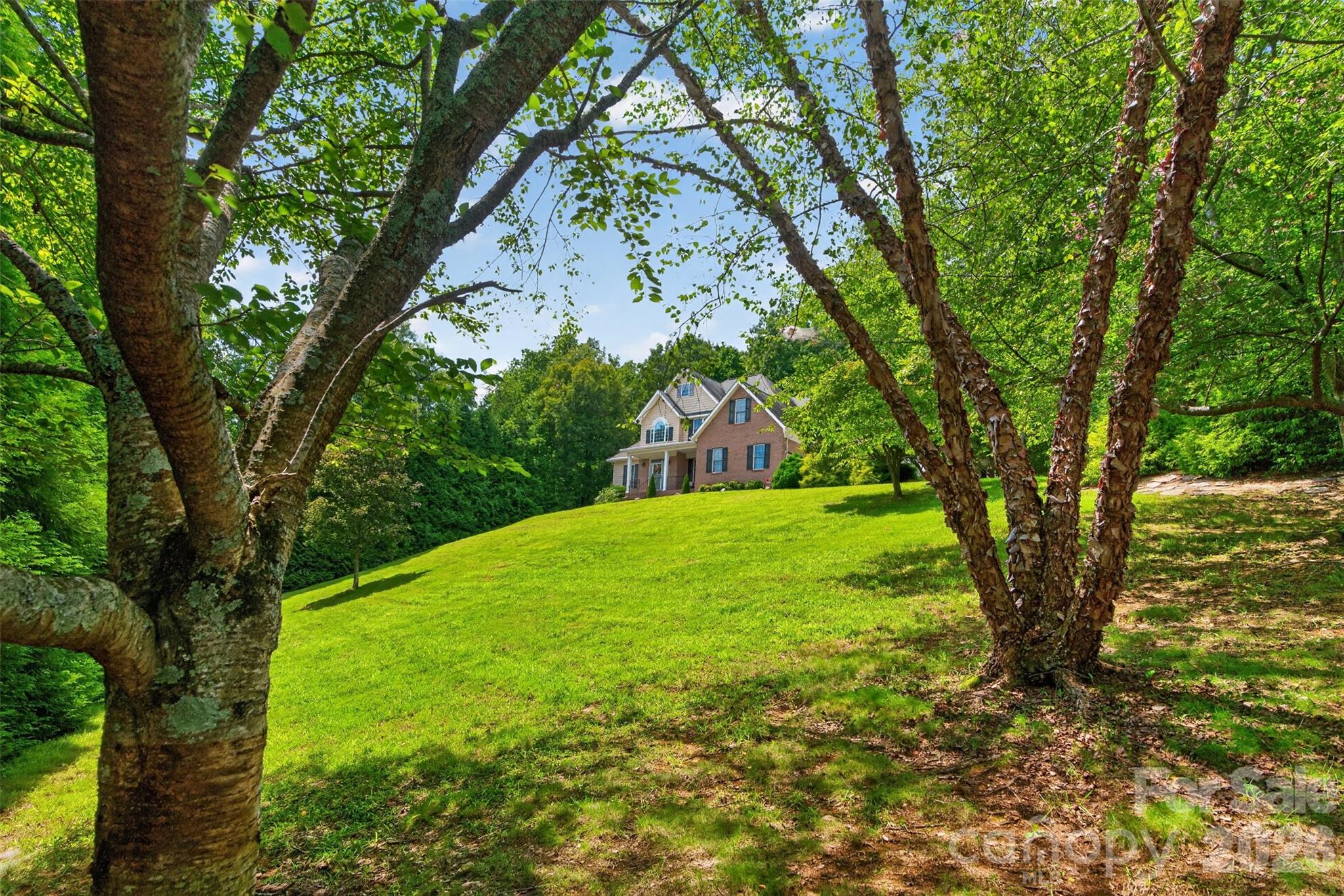 7940 Oakmont Court — Hickory