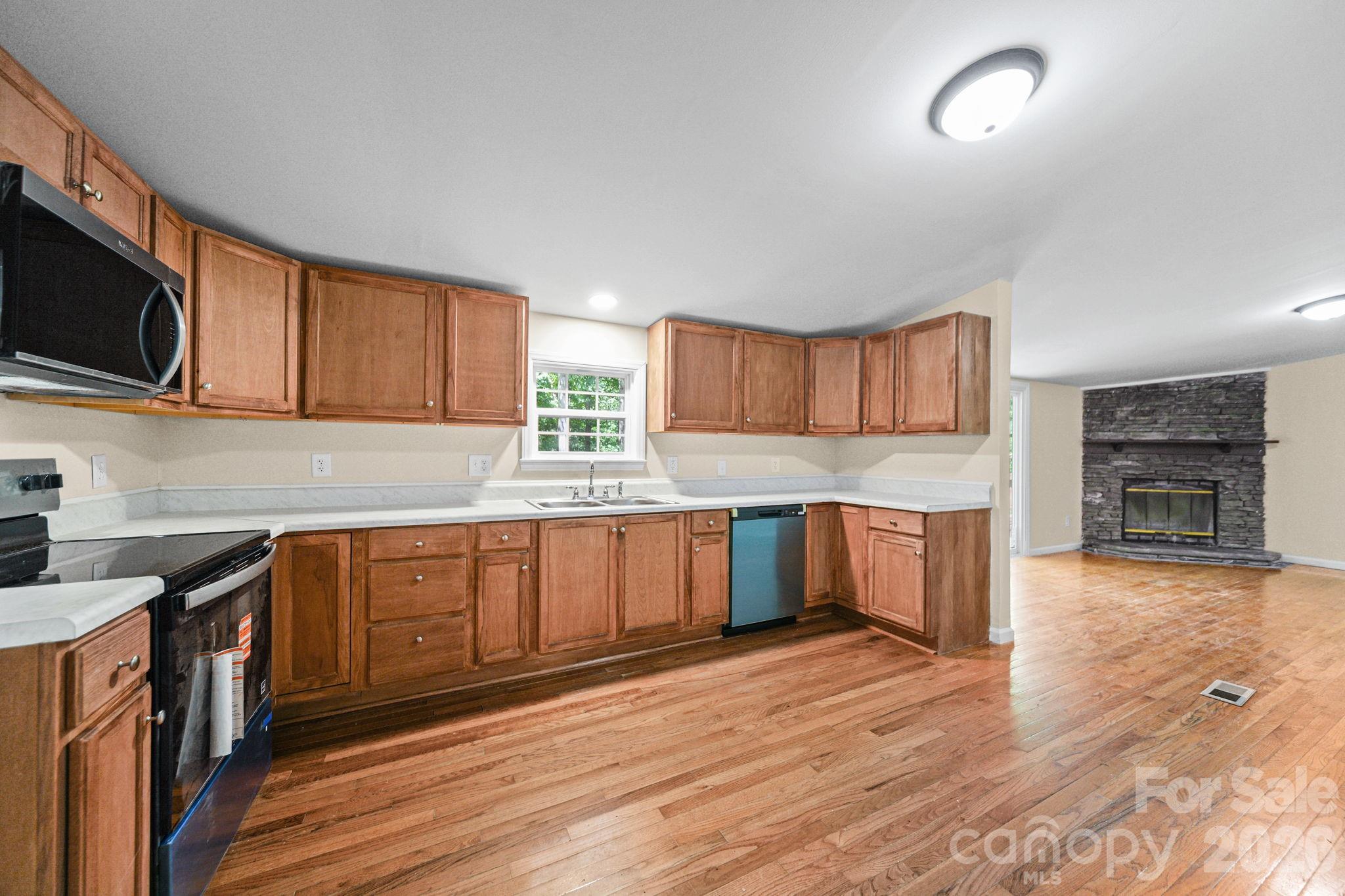 126 Pisgah Church Road — Statesville