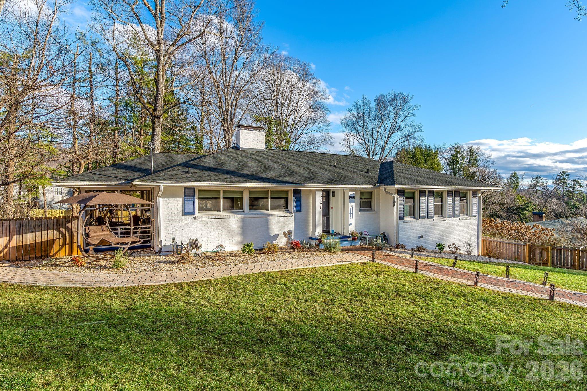 2 Bevlyn Drive — Asheville