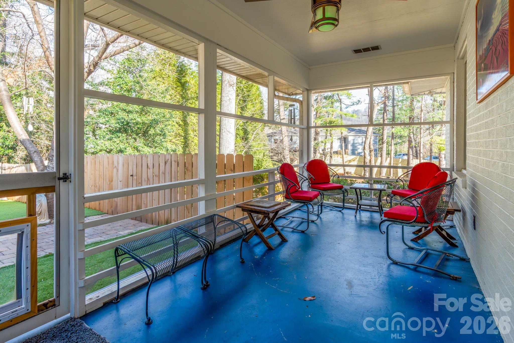 2 Bevlyn Drive — Asheville