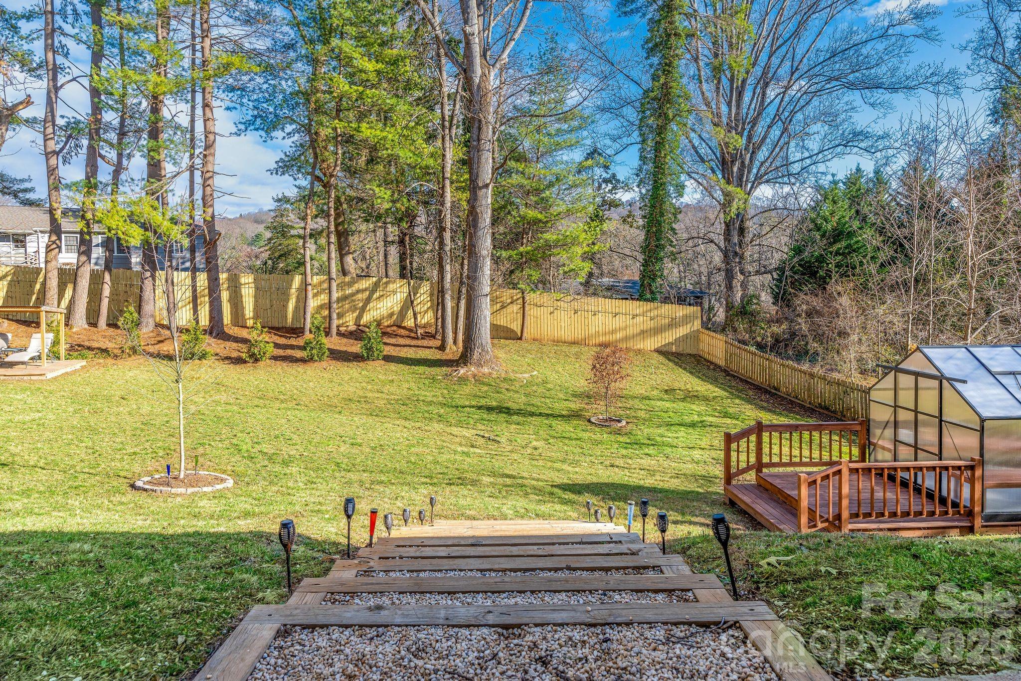 2 Bevlyn Drive — Asheville