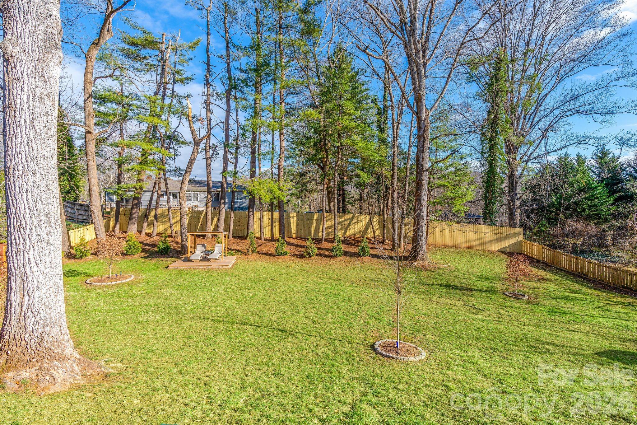 2 Bevlyn Drive — Asheville