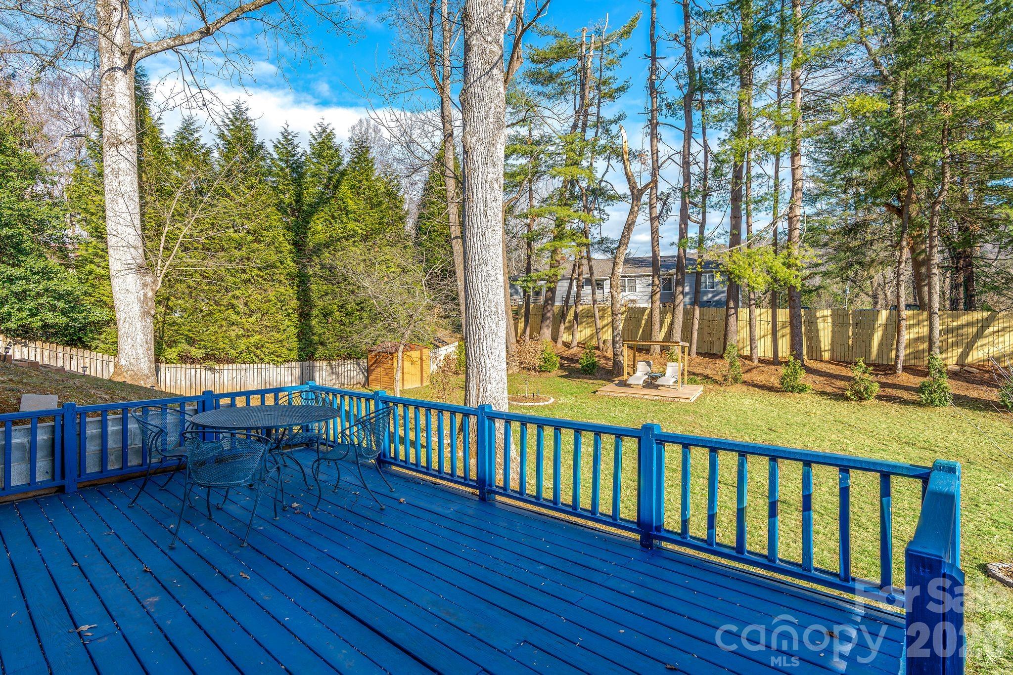 2 Bevlyn Drive — Asheville
