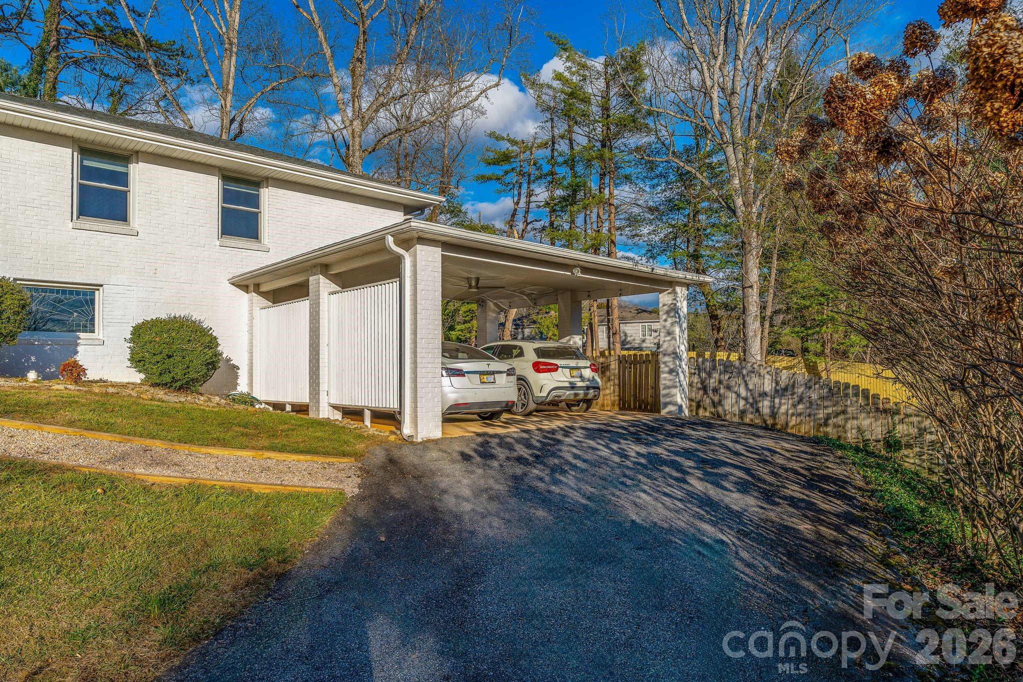 2 Bevlyn Drive — Asheville