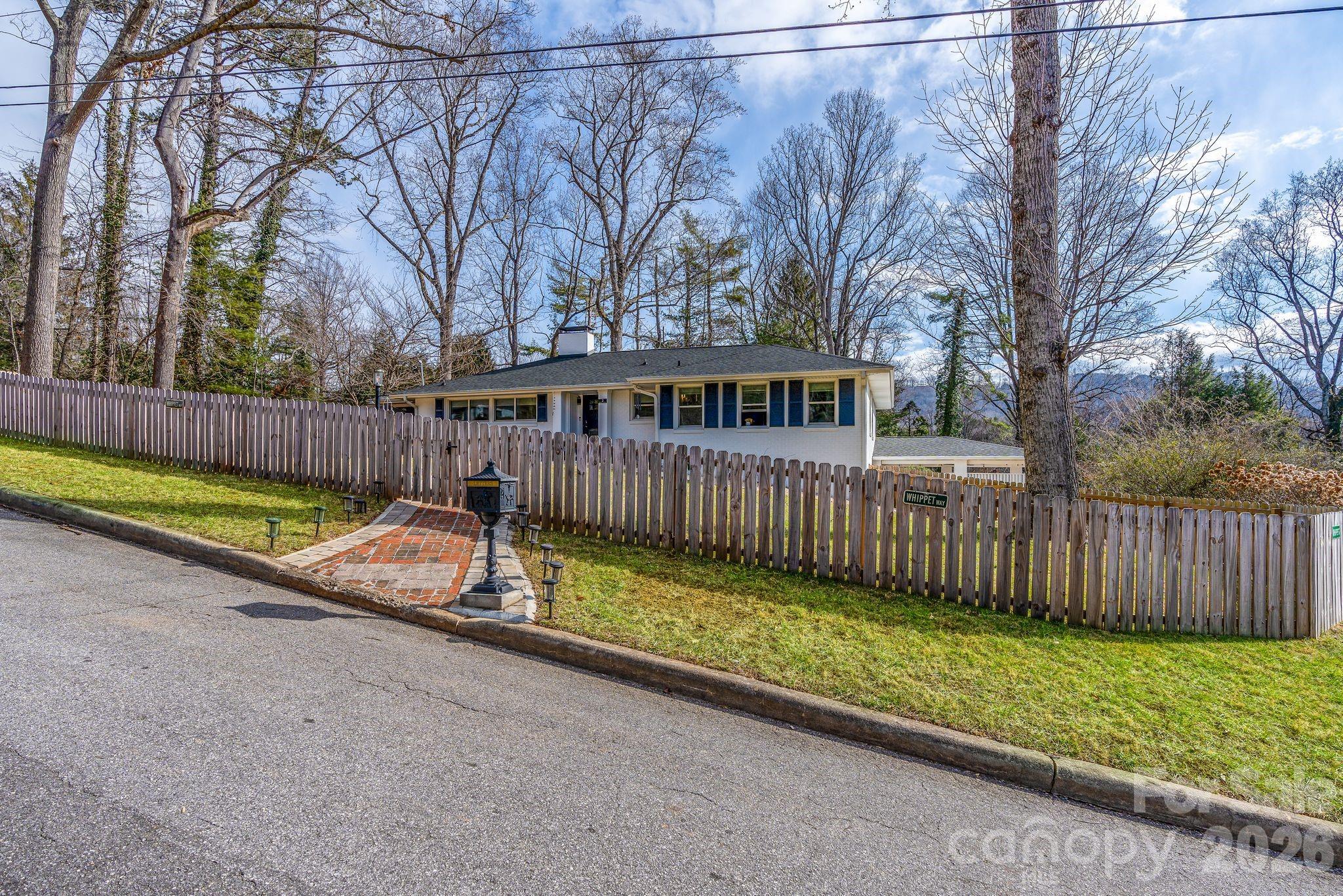 2 Bevlyn Drive — Asheville