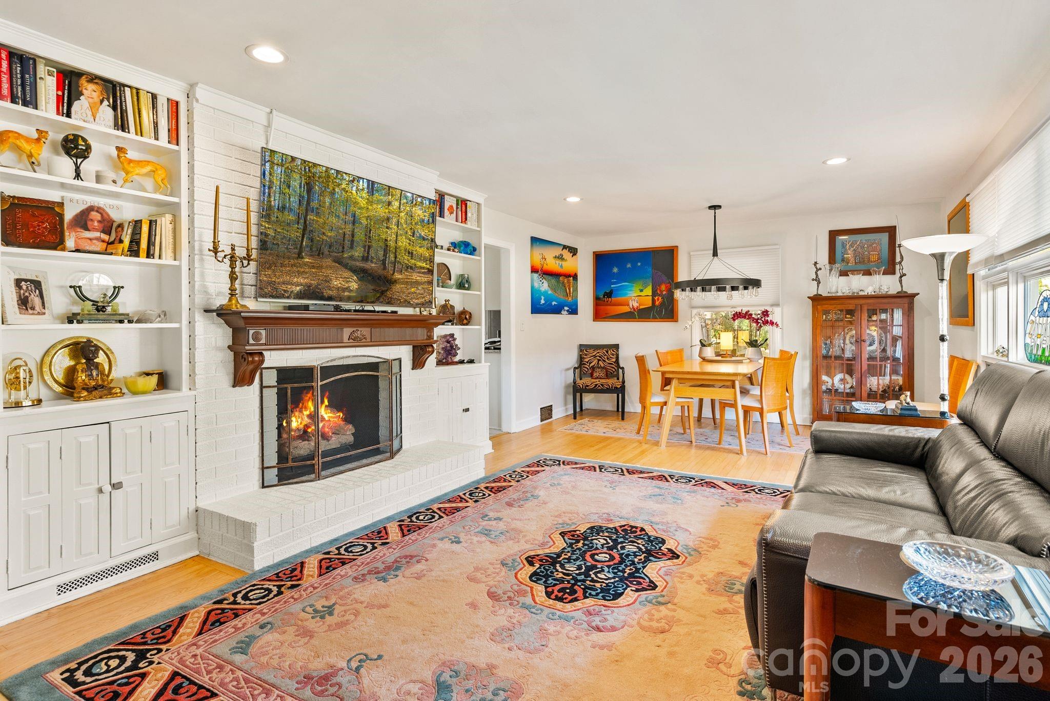2 Bevlyn Drive — Asheville