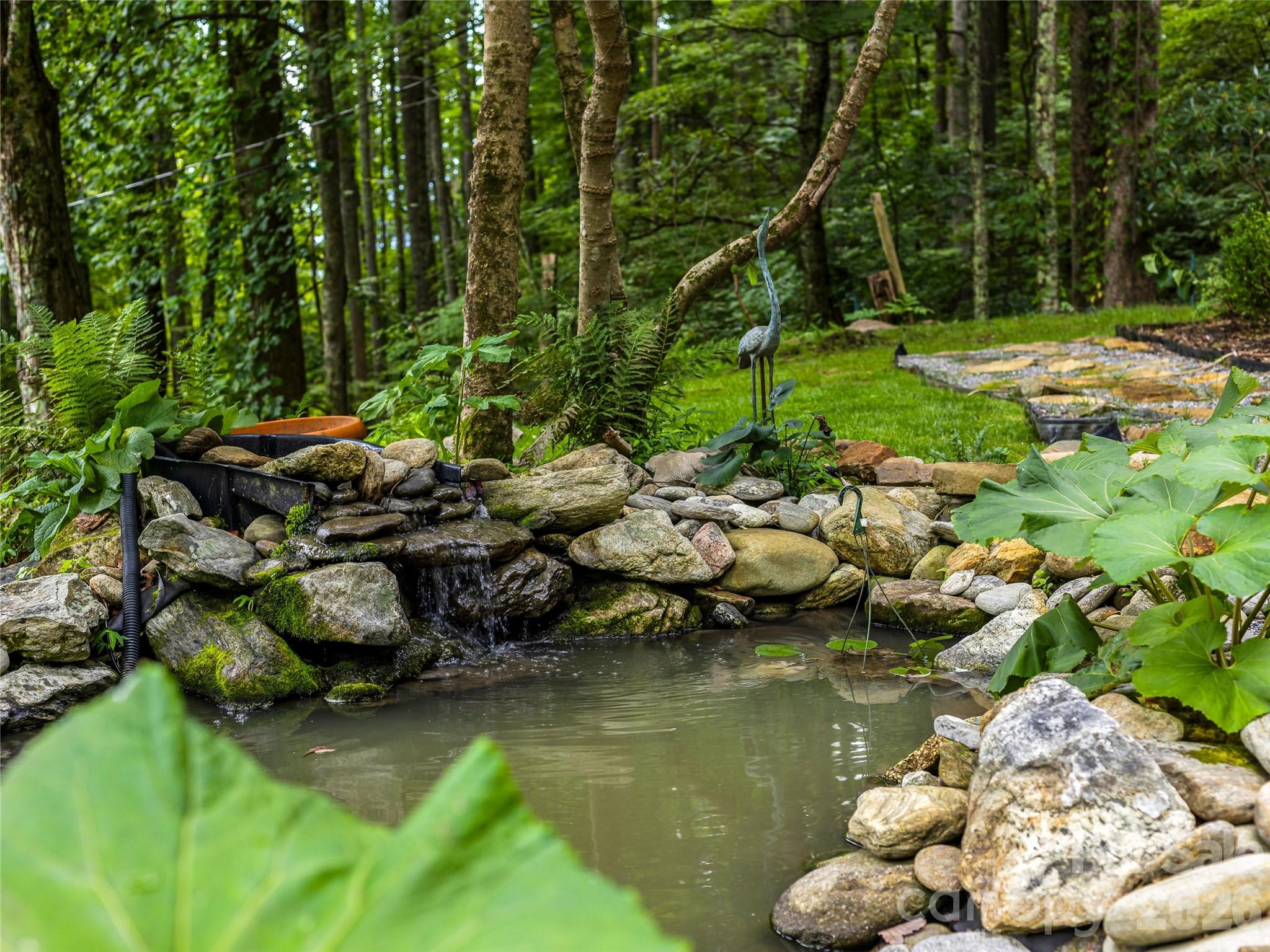 81 Summer Trees Lane — Burnsville
