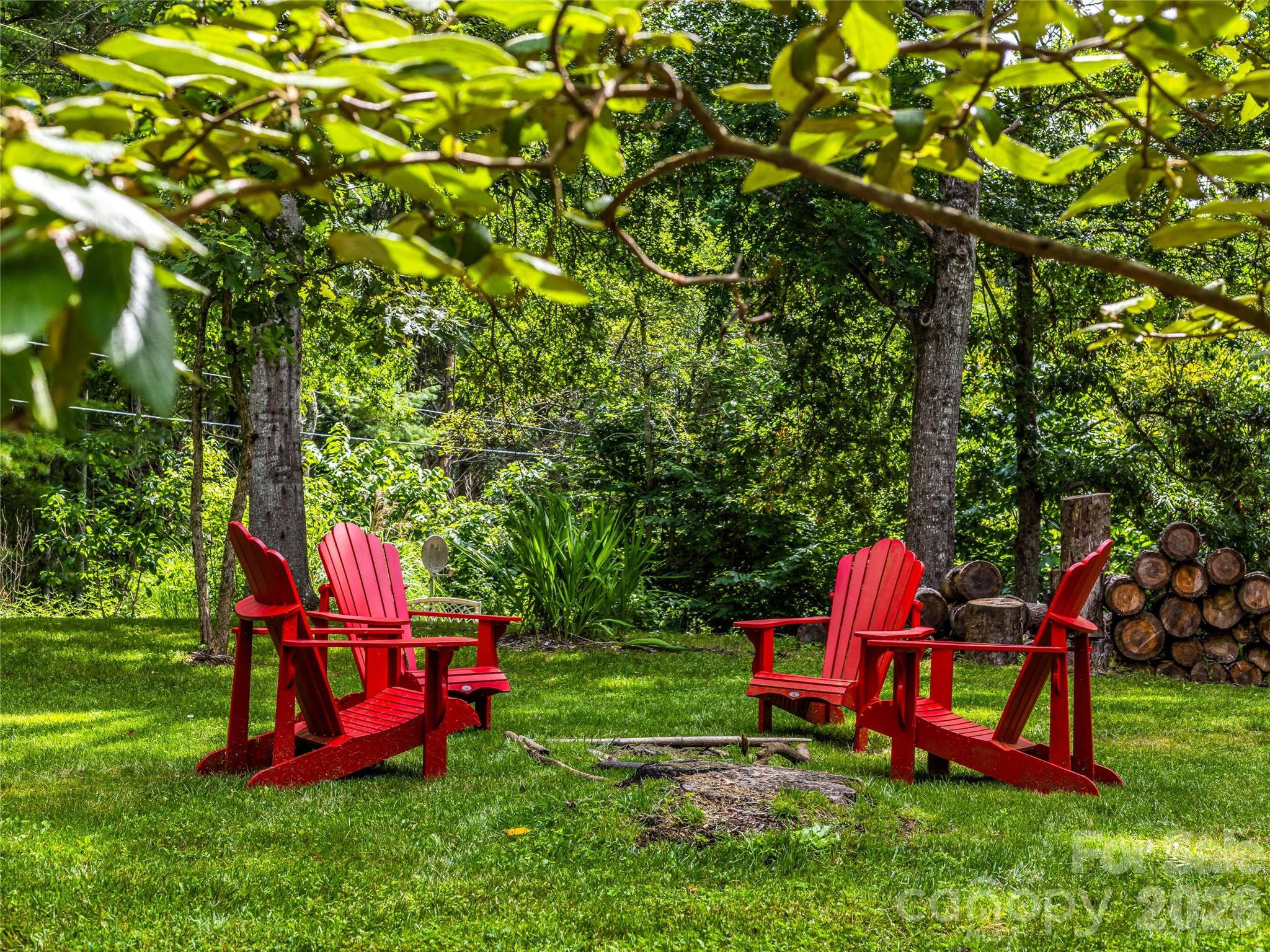 81 Summer Trees Lane — Burnsville