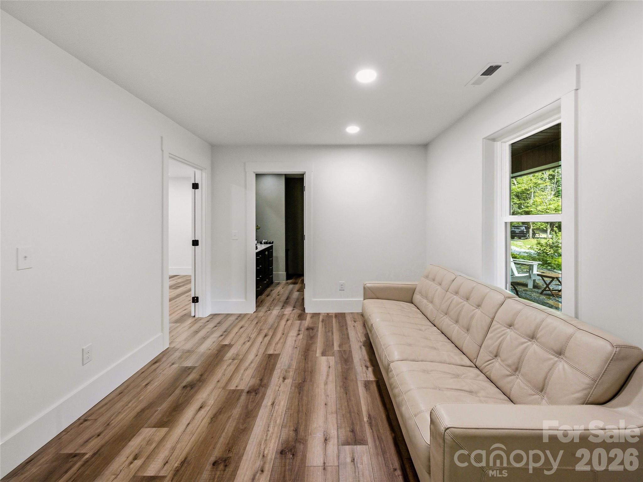 81 Summer Trees Lane — Burnsville