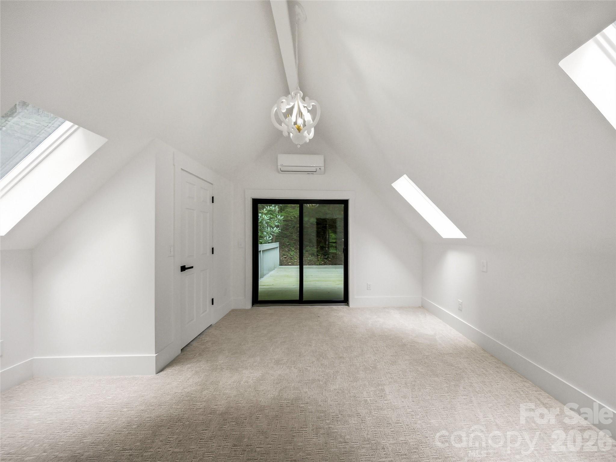81 Summer Trees Lane — Burnsville