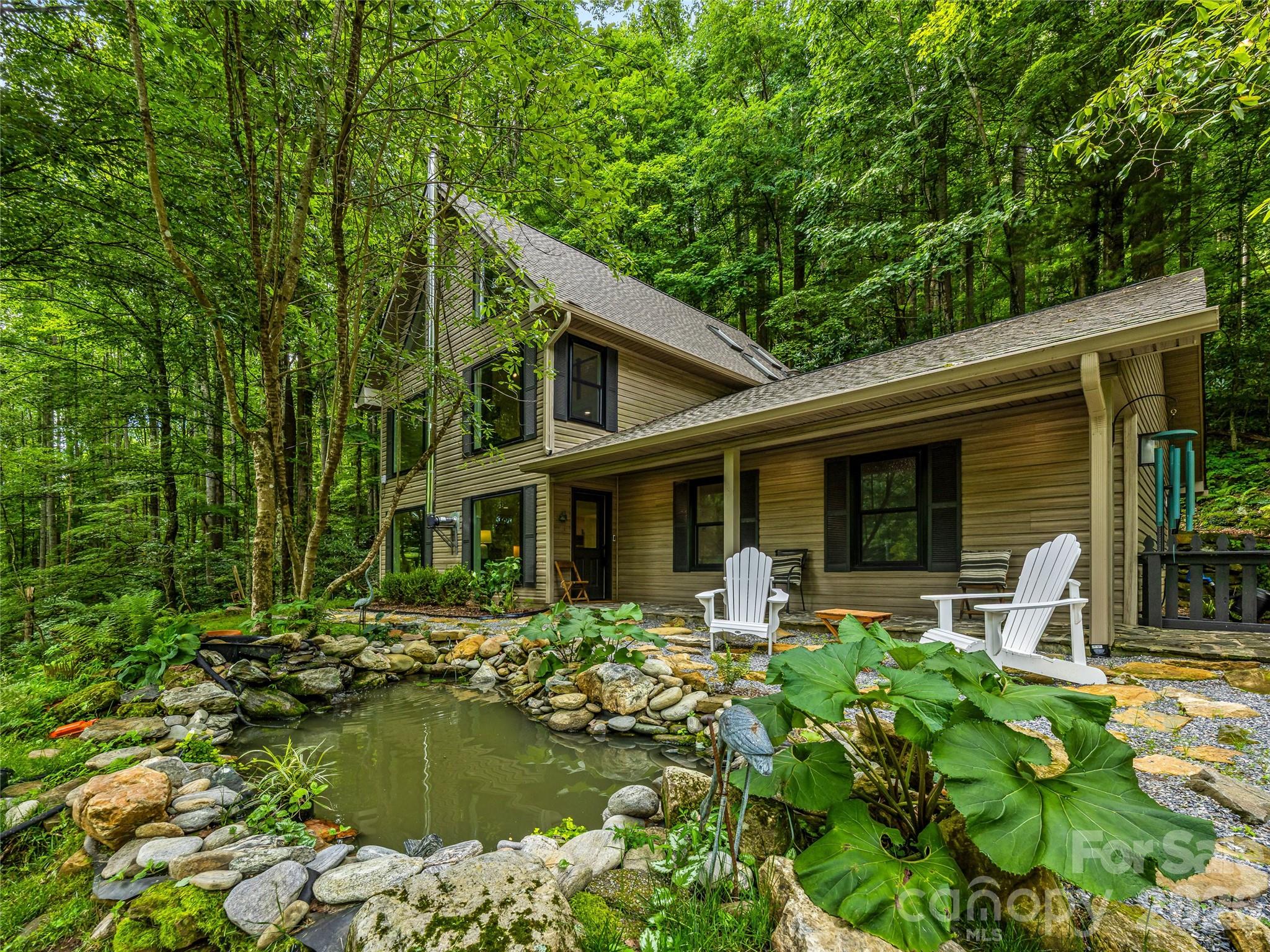81 Summer Trees Lane — Burnsville