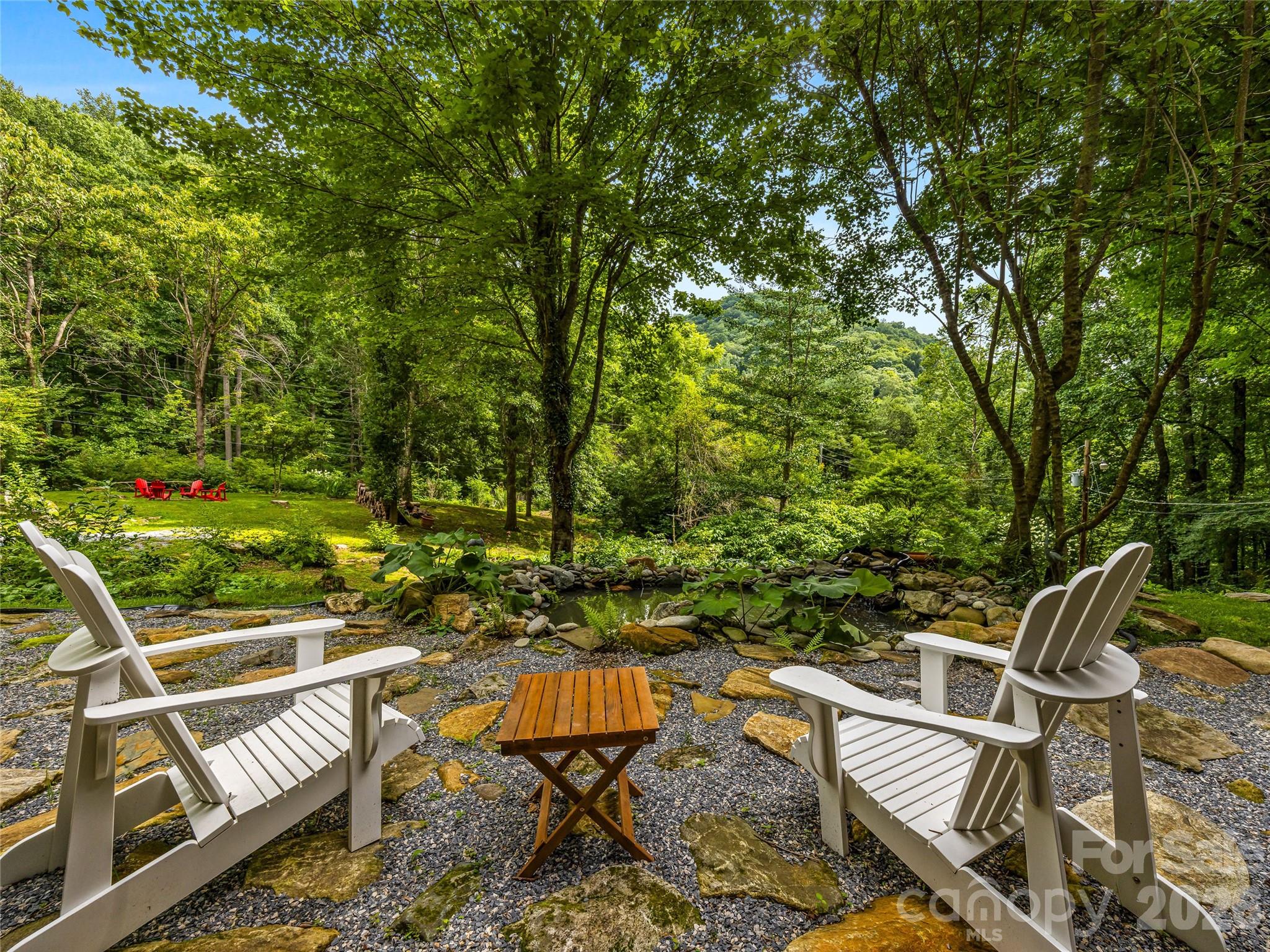 81 Summer Trees Lane — Burnsville