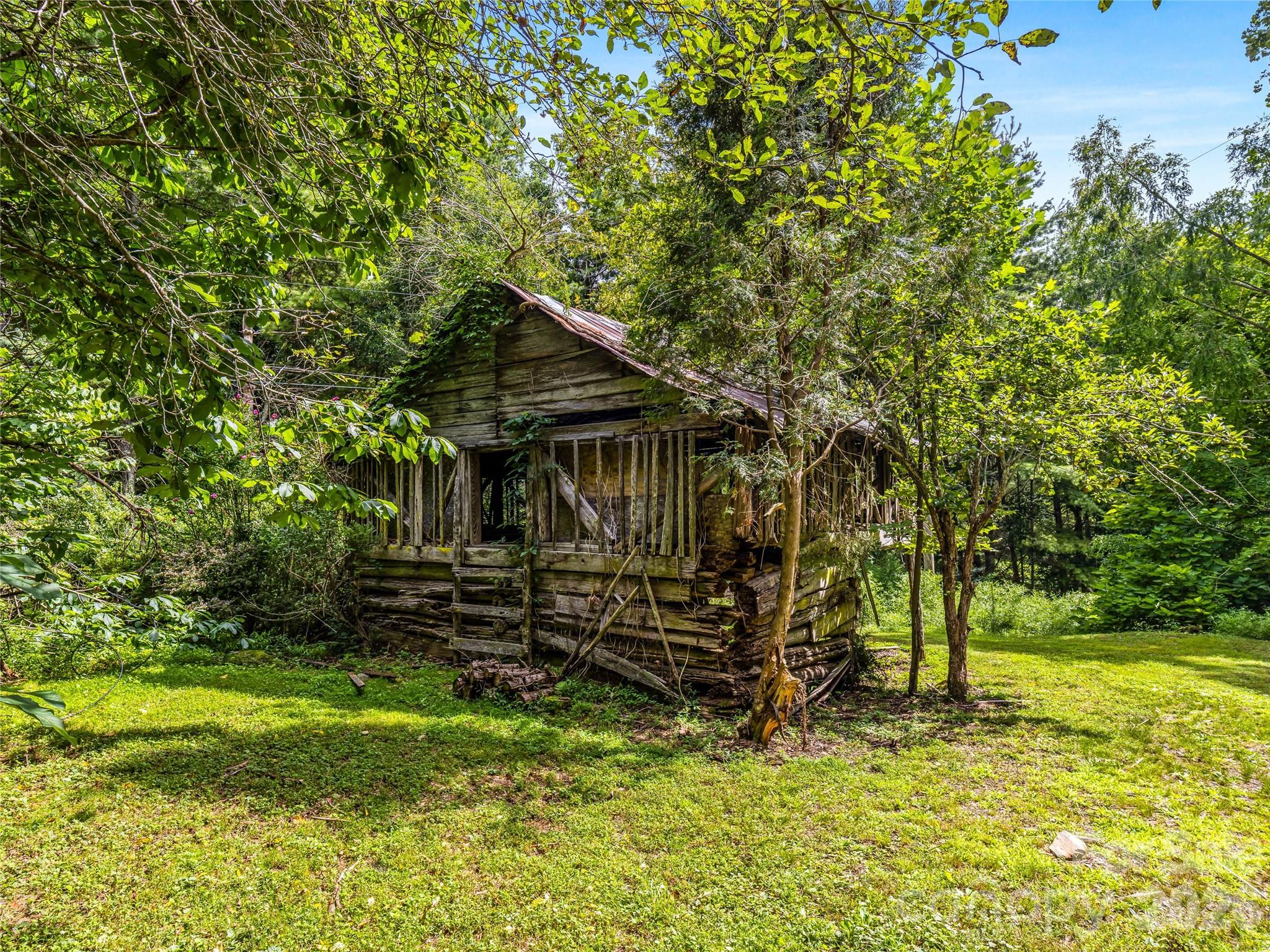 81 Summer Trees Lane — Burnsville