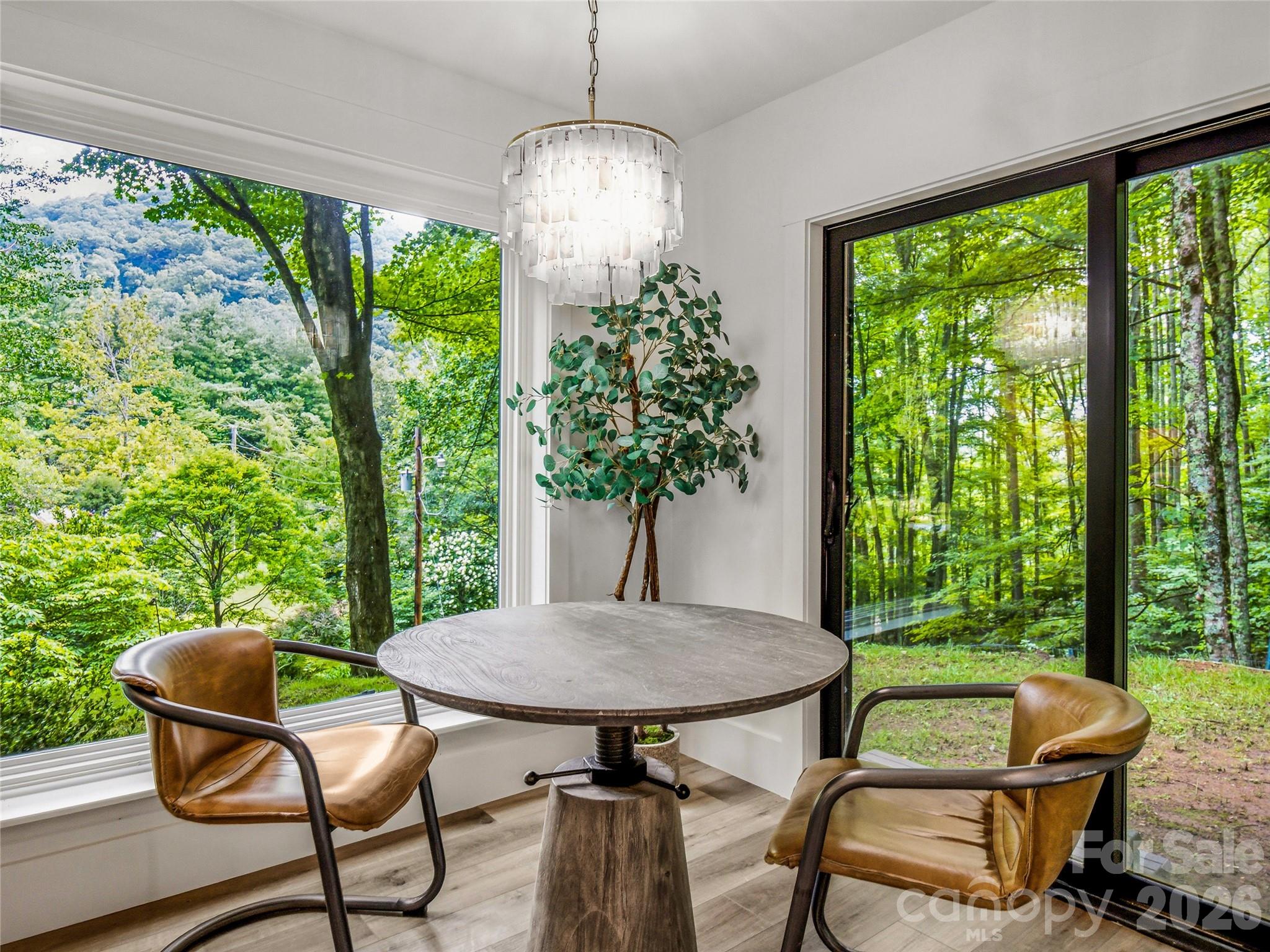81 Summer Trees Lane — Burnsville