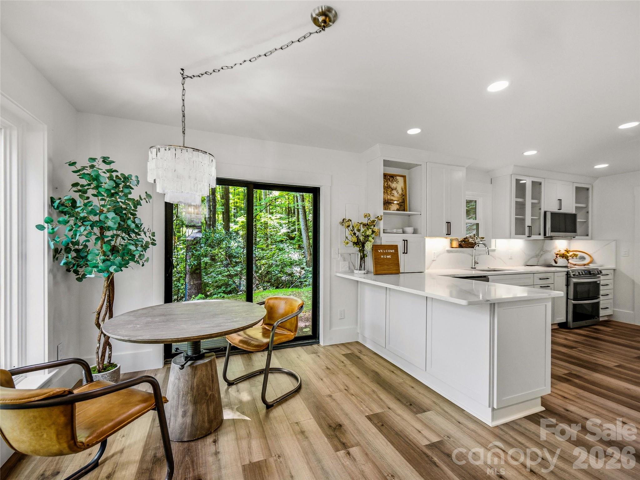 81 Summer Trees Lane — Burnsville