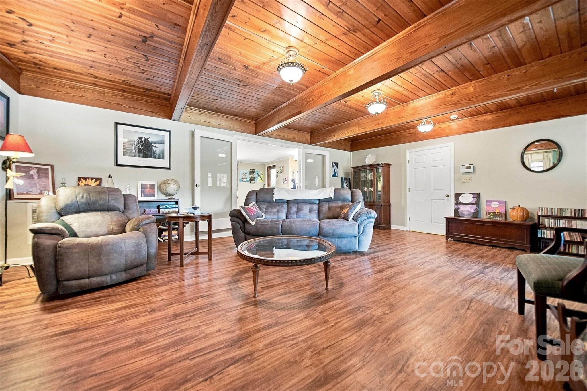 35 Loudonya Lane — Hickory