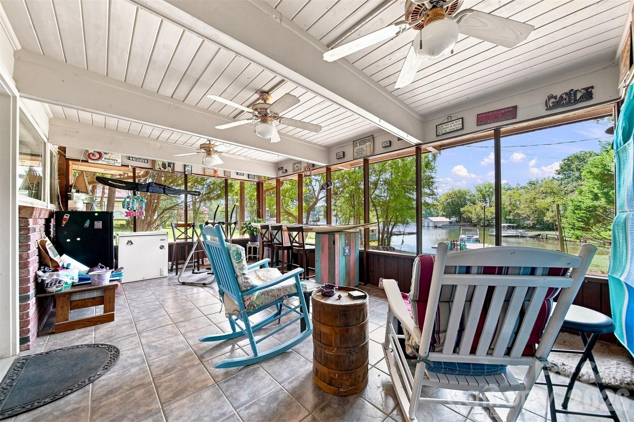 35 Loudonya Lane — Hickory