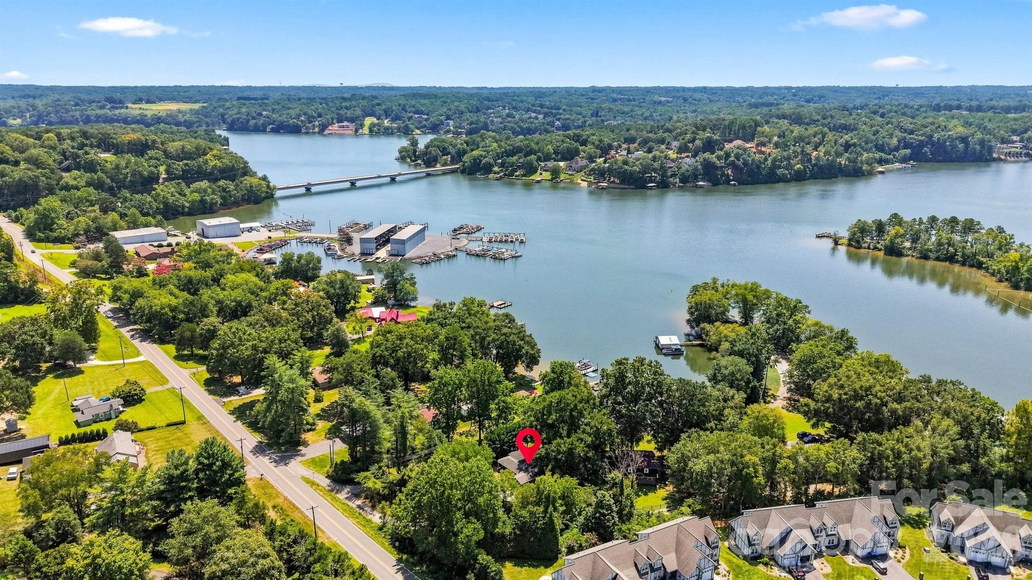 35 Loudonya Lane — Hickory