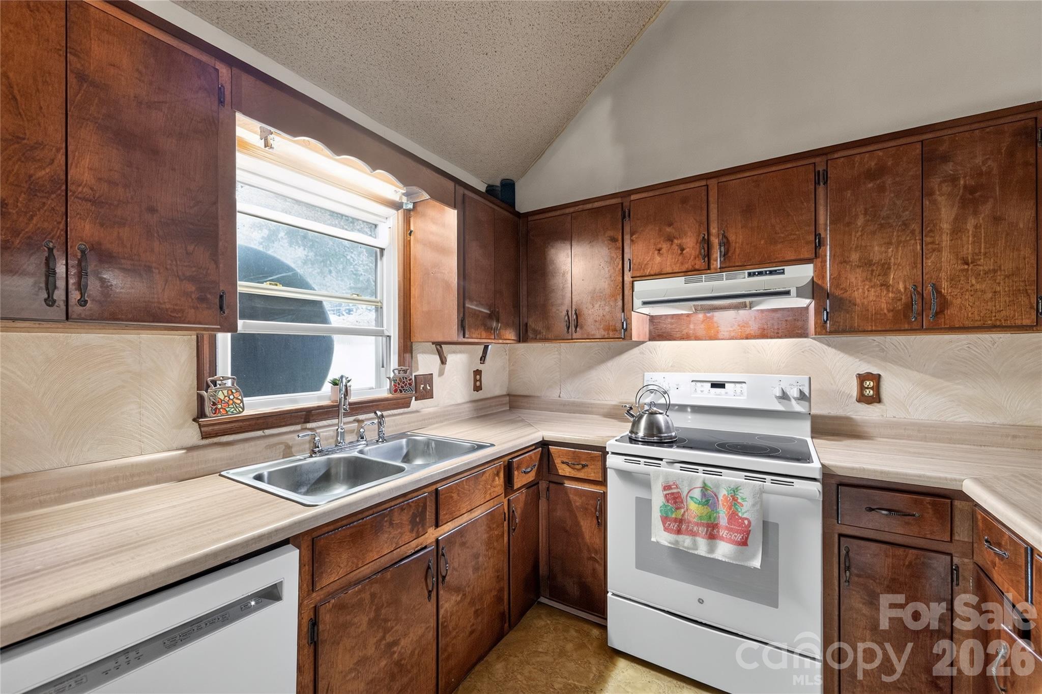 131 Spencer Street — Clyde