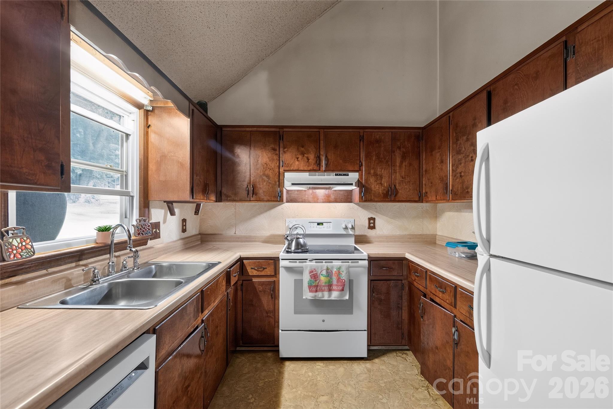 131 Spencer Street — Clyde