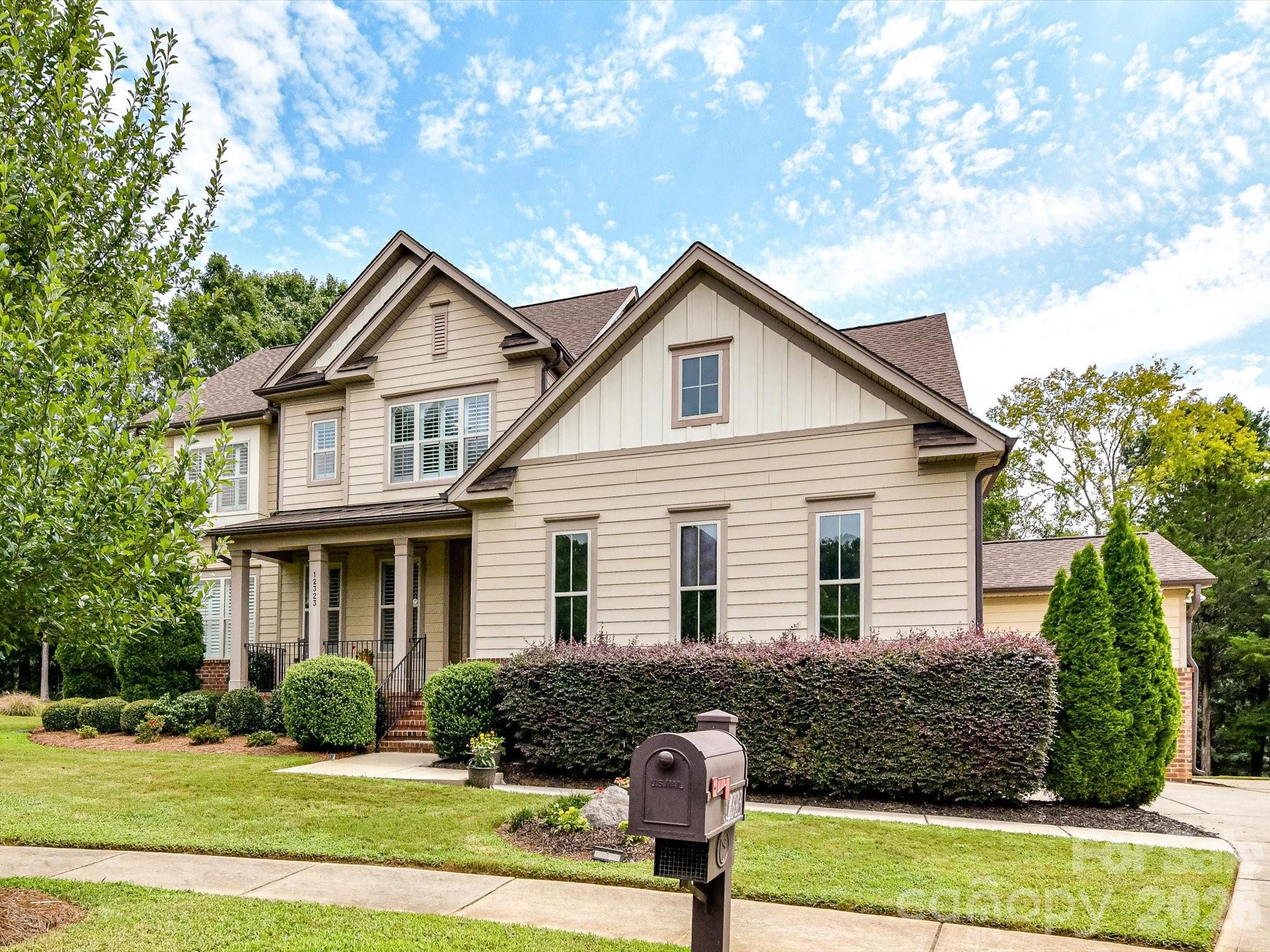 12323 Cherrybark Lane — Charlotte