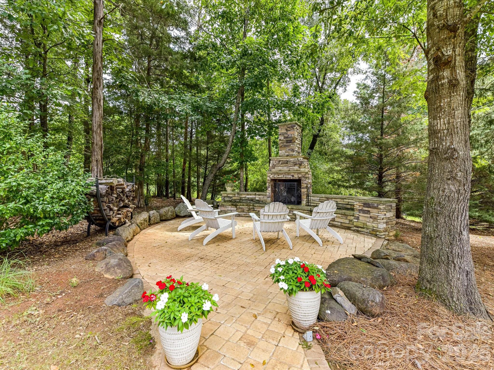 12323 Cherrybark Lane — Charlotte