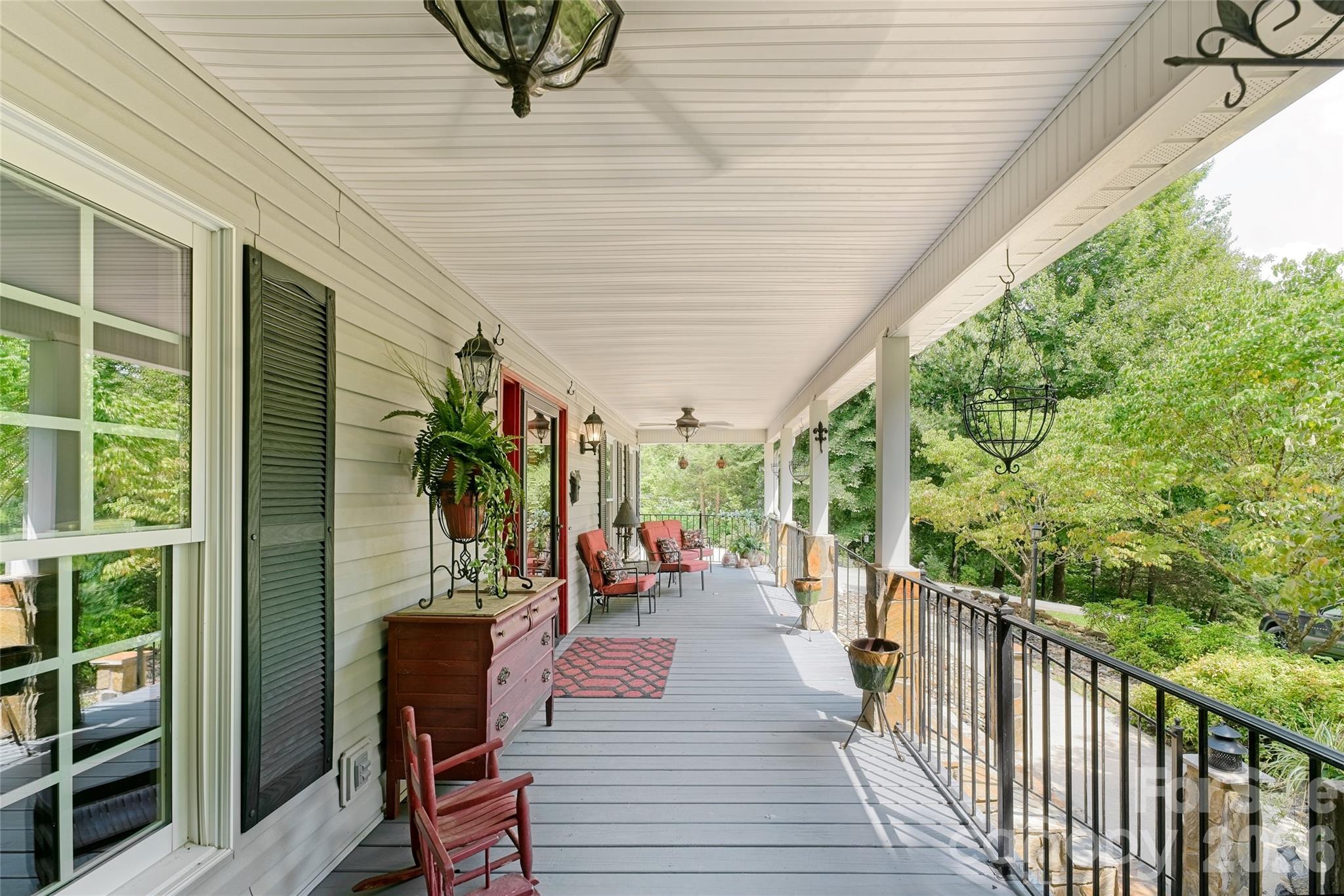 846 Old US 221 Highway S — Marion
