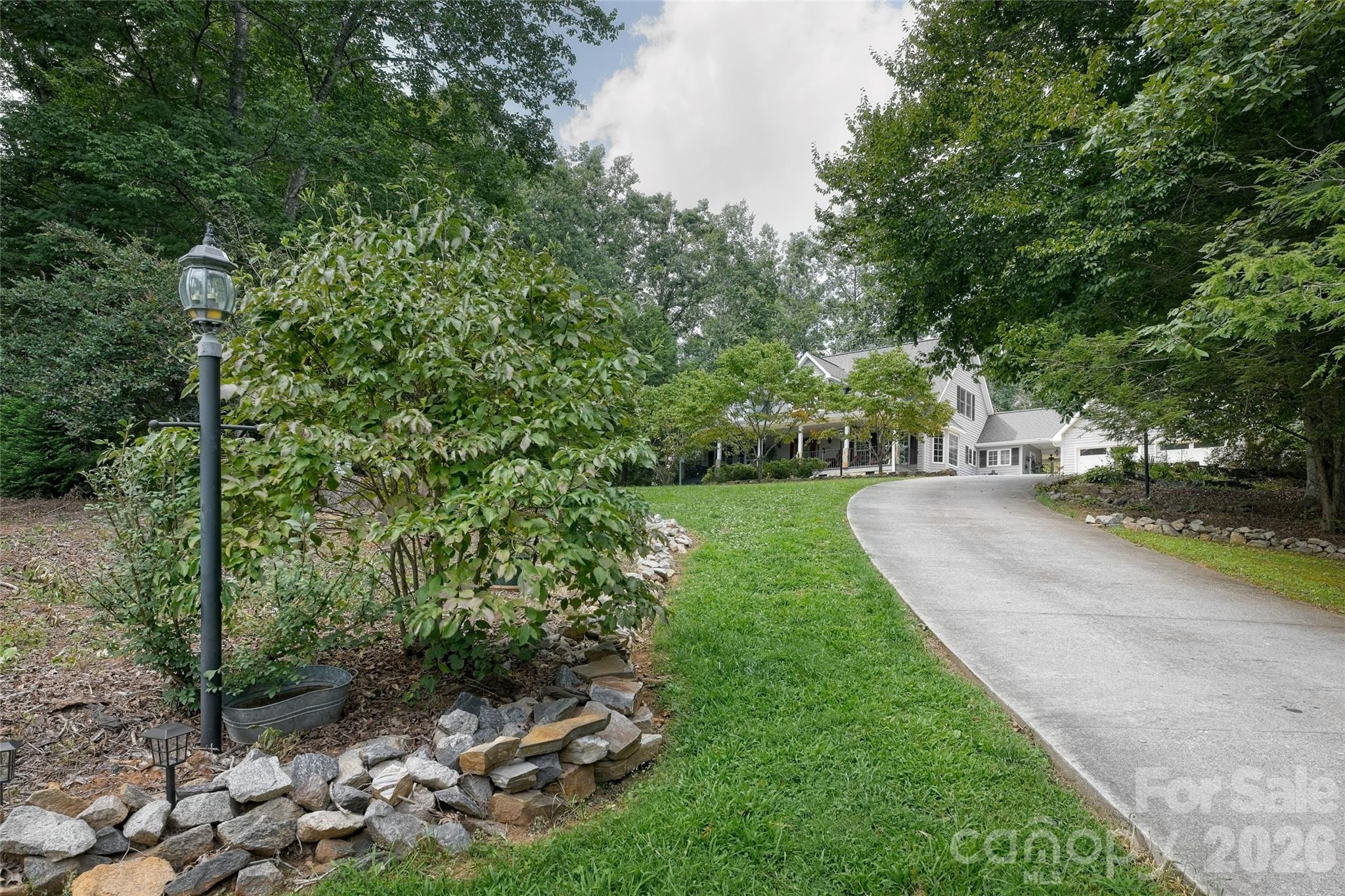 846 Old US 221 Highway S — Marion