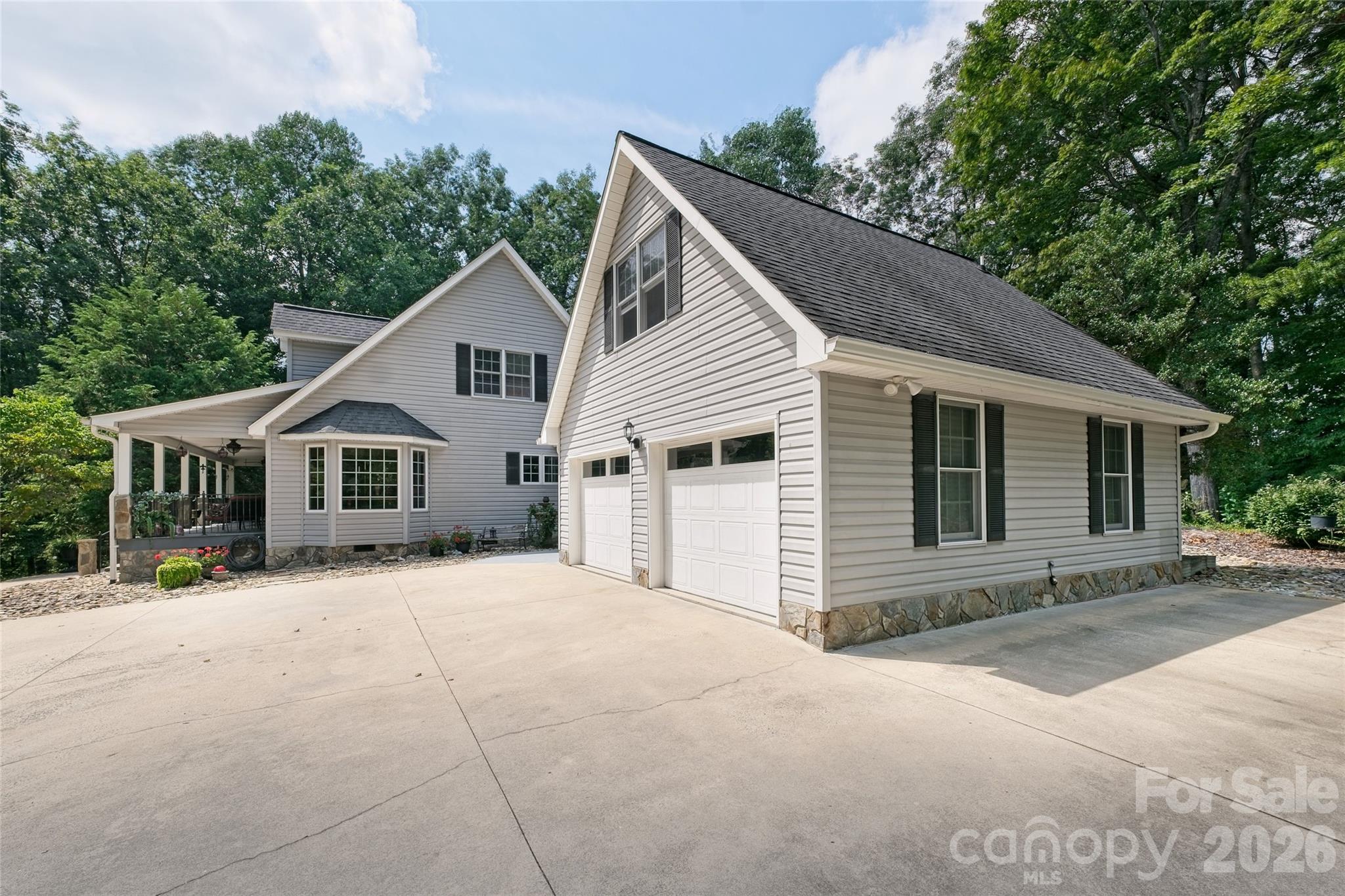 846 Old US 221 Highway S — Marion