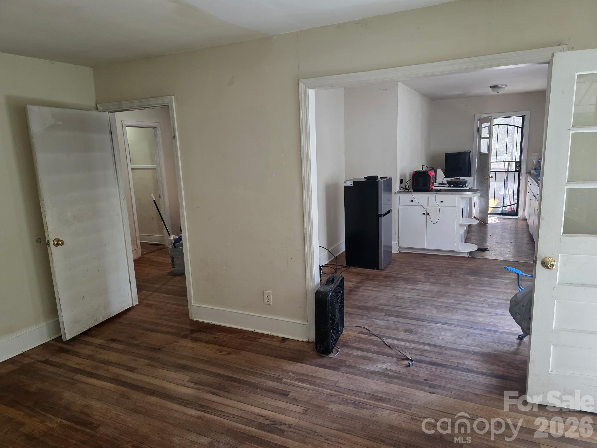 123 Larchwood Drive — Columbia